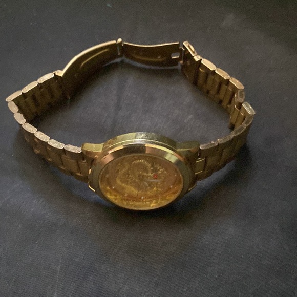 Gold watch - Picture 2 of 2